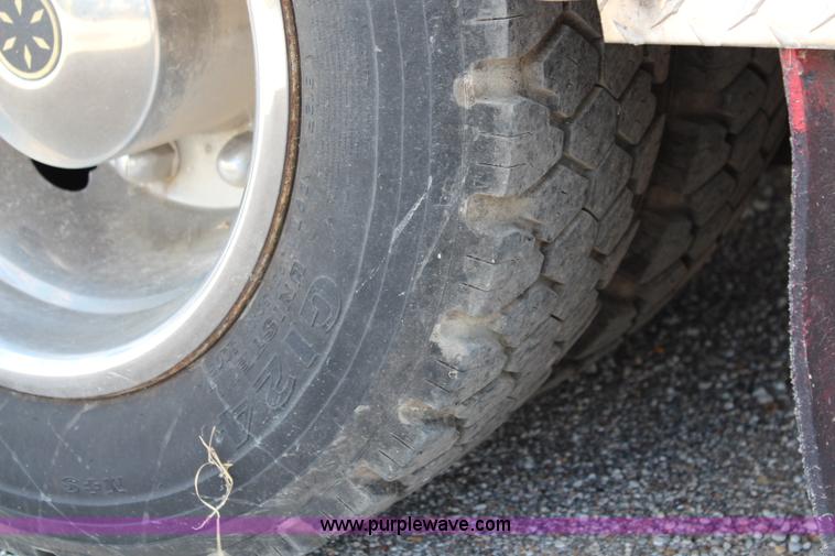 image for item J1140 1997 International 810 ambulance