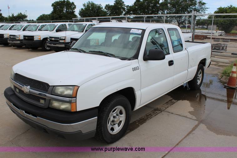 image for item J5771 2004 Chevrolet Silverado 1500 Ext. Cab pickup truck