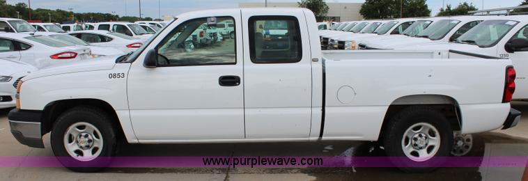 image for item J5771 2004 Chevrolet Silverado 1500 Ext. Cab pickup truck