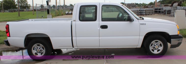 image for item J5771 2004 Chevrolet Silverado 1500 Ext. Cab pickup truck