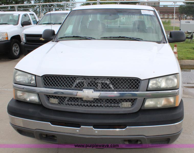 image for item J5771 2004 Chevrolet Silverado 1500 Ext. Cab pickup truck
