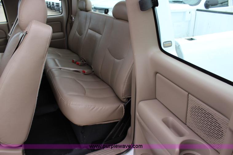 image for item J5771 2004 Chevrolet Silverado 1500 Ext. Cab pickup truck