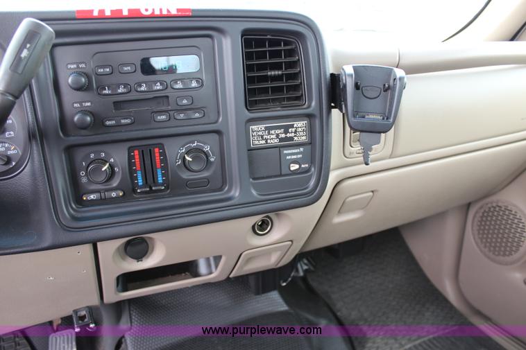 image for item J5771 2004 Chevrolet Silverado 1500 Ext. Cab pickup truck