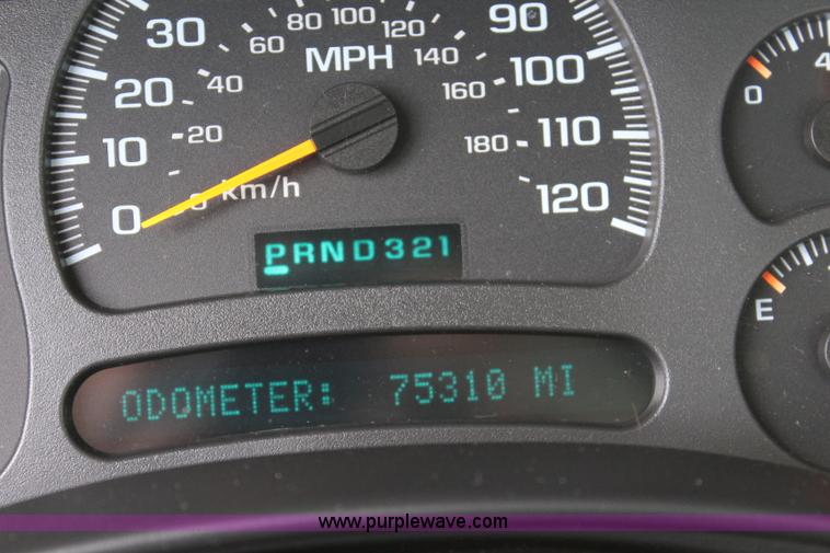 image for item J5771 2004 Chevrolet Silverado 1500 Ext. Cab pickup truck