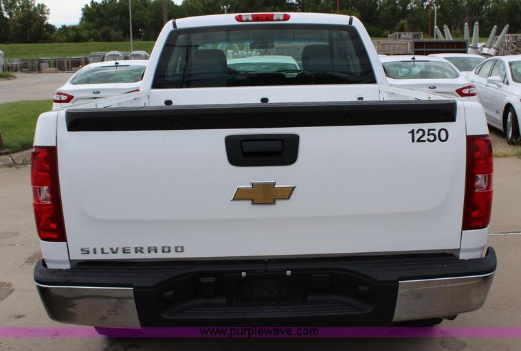 image for item J5772 2007 Chevrolet Silverado 1500 Ext. Cab pickup truck