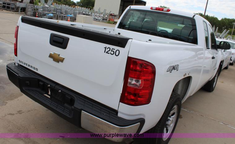 image for item J5772 2007 Chevrolet Silverado 1500 Ext. Cab pickup truck