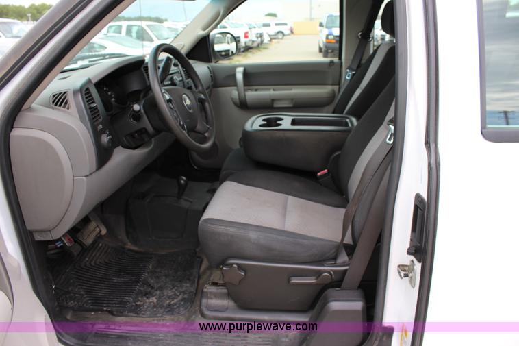 image for item J5772 2007 Chevrolet Silverado 1500 Ext. Cab pickup truck