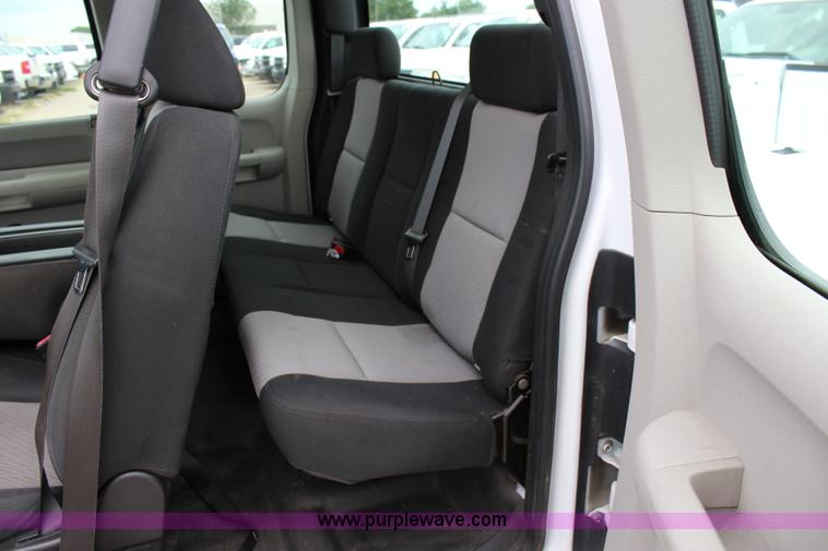 image for item J5772 2007 Chevrolet Silverado 1500 Ext. Cab pickup truck