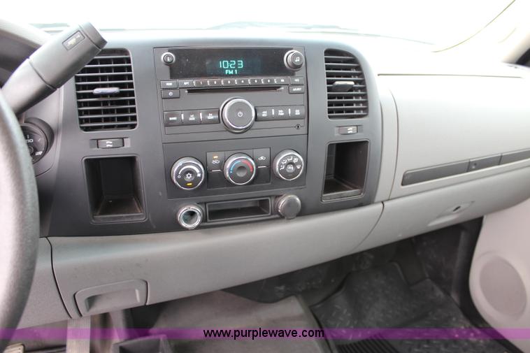 image for item J5772 2007 Chevrolet Silverado 1500 Ext. Cab pickup truck