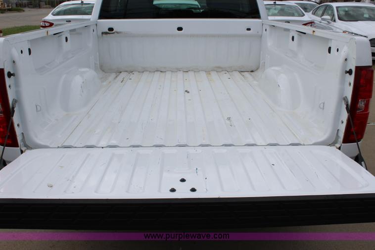 image for item J5772 2007 Chevrolet Silverado 1500 Ext. Cab pickup truck