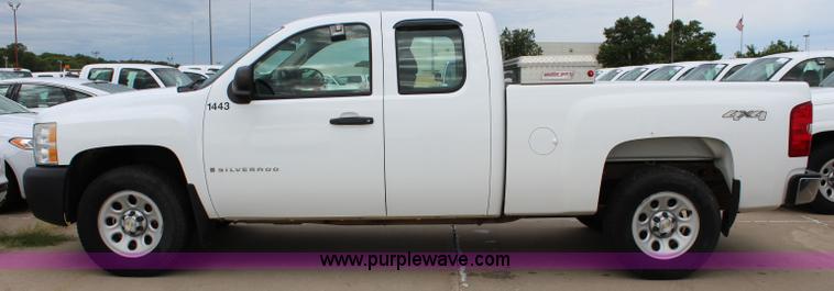 image for item J5773 2008 Chevrolet Silverado 1500 Ext. Cab pickup truck