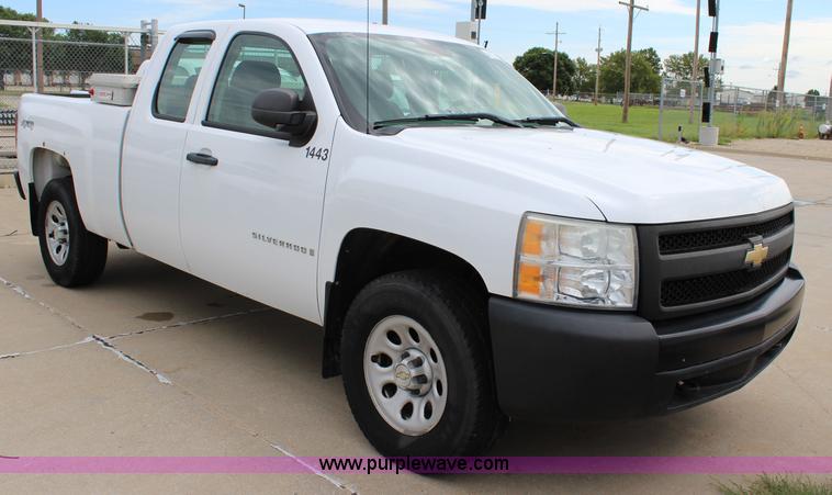 image for item J5773 2008 Chevrolet Silverado 1500 Ext. Cab pickup truck