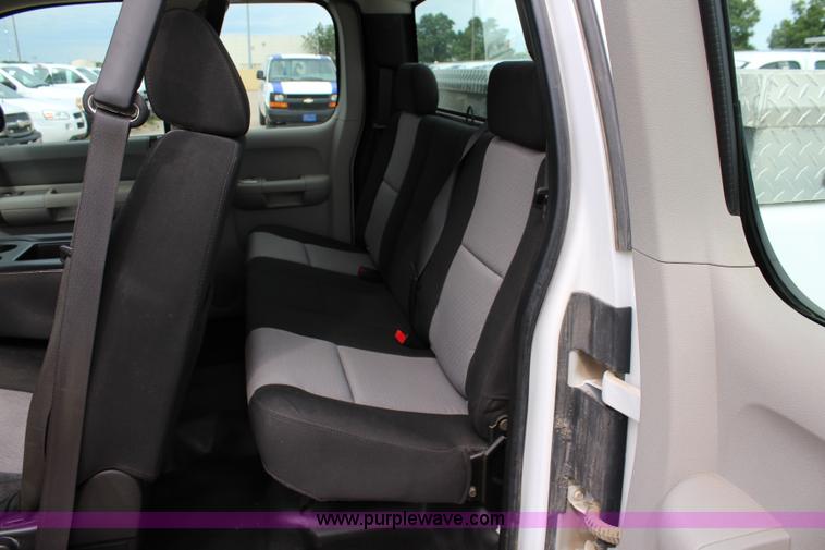 image for item J5773 2008 Chevrolet Silverado 1500 Ext. Cab pickup truck
