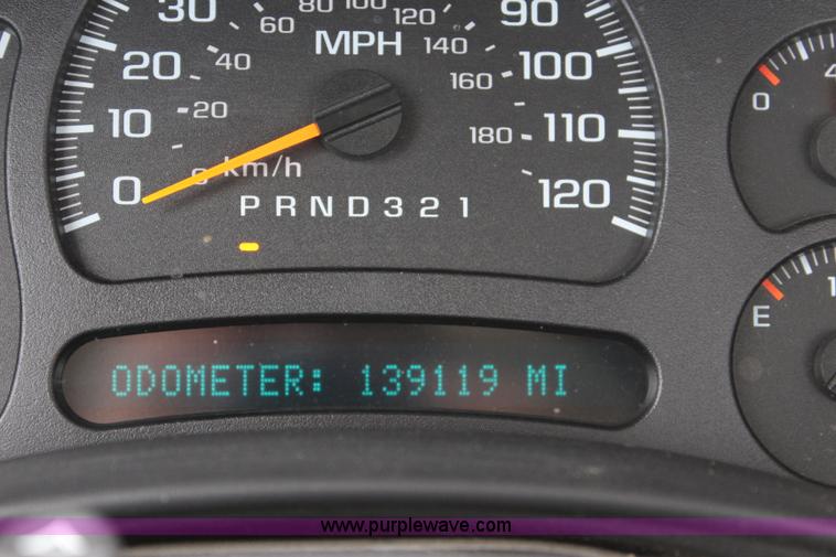 image for item J5774 2006 Chevrolet Silverado 1500 pickup truck