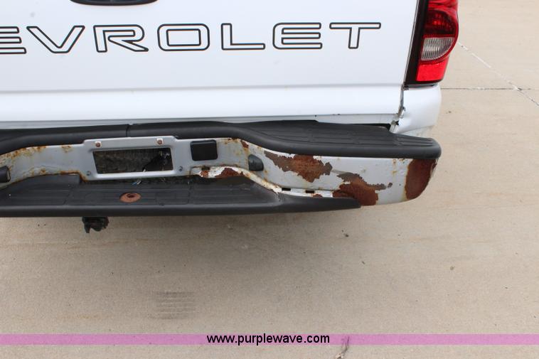 image for item J5774 2006 Chevrolet Silverado 1500 pickup truck