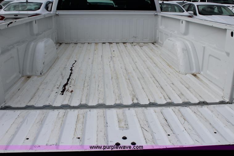 image for item J5774 2006 Chevrolet Silverado 1500 pickup truck