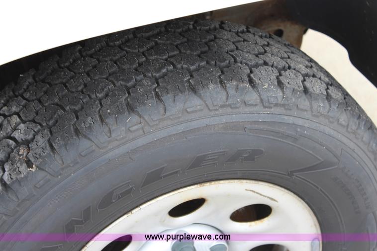 image for item J5774 2006 Chevrolet Silverado 1500 pickup truck