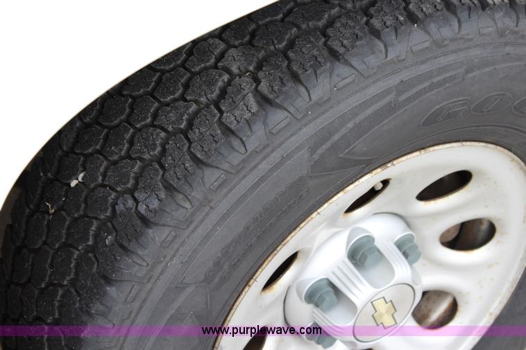 image for item J5774 2006 Chevrolet Silverado 1500 pickup truck