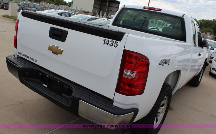 image for item J5775 2008 Chevrolet Silverado 1500 Ext. Cab pickup truck