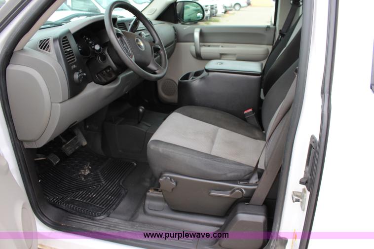 image for item J5775 2008 Chevrolet Silverado 1500 Ext. Cab pickup truck