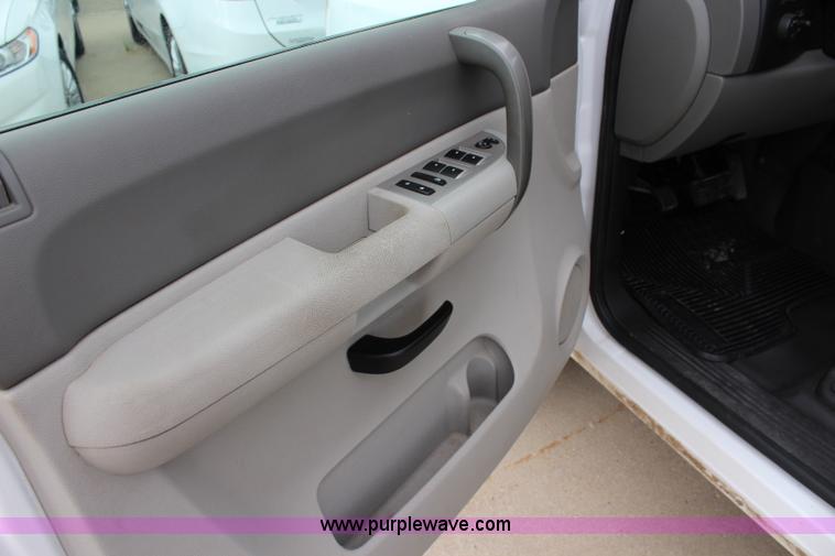 image for item J5775 2008 Chevrolet Silverado 1500 Ext. Cab pickup truck