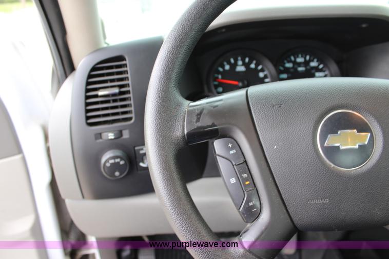 image for item J5775 2008 Chevrolet Silverado 1500 Ext. Cab pickup truck