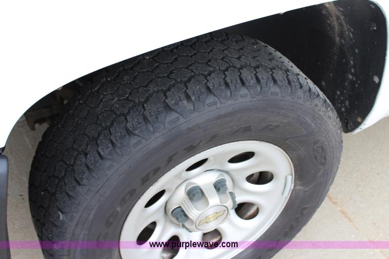 image for item J5775 2008 Chevrolet Silverado 1500 Ext. Cab pickup truck