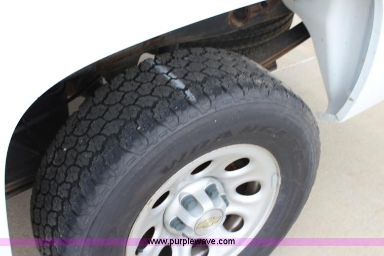 image for item J5775 2008 Chevrolet Silverado 1500 Ext. Cab pickup truck