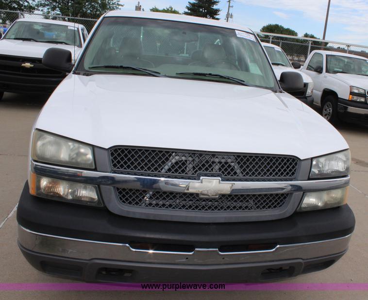 image for item J5776 2004 Chevrolet Silverado 1500 Ext. Cab pickup truck