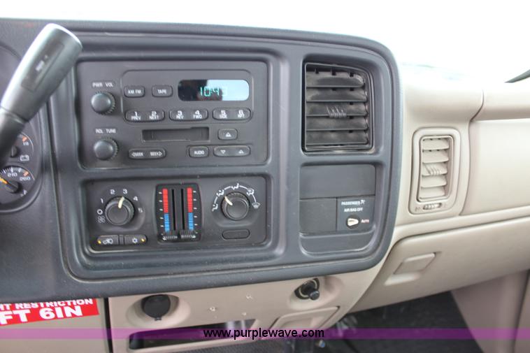 image for item J5776 2004 Chevrolet Silverado 1500 Ext. Cab pickup truck