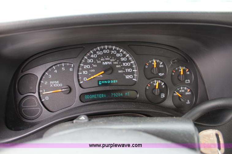 image for item J5776 2004 Chevrolet Silverado 1500 Ext. Cab pickup truck