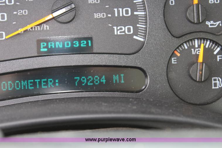 image for item J5776 2004 Chevrolet Silverado 1500 Ext. Cab pickup truck