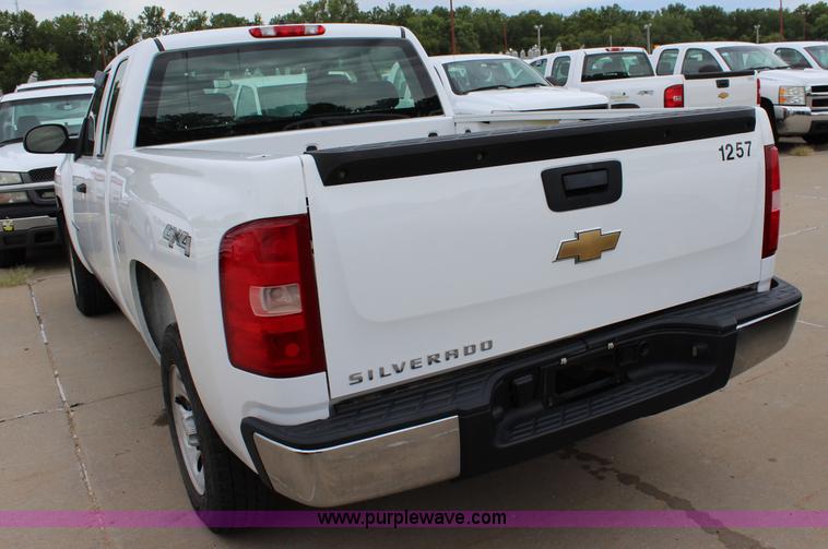 image for item J5777 2007 Chevrolet Silverado 1500 Ext. Cab pickup truck