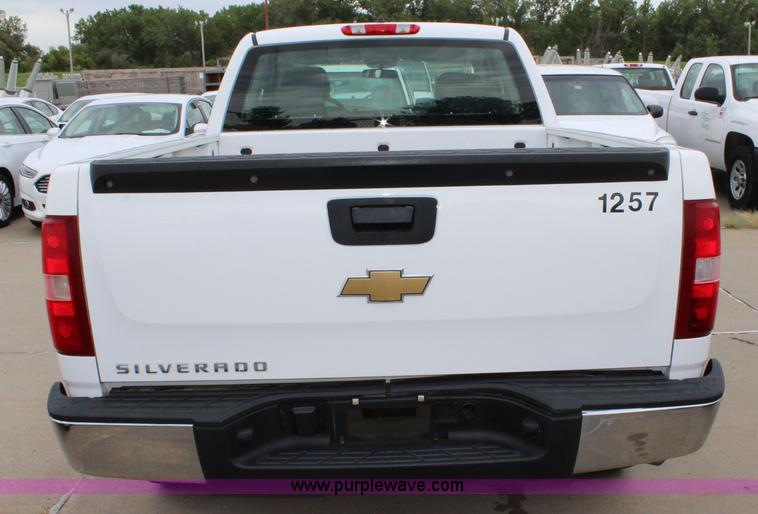 image for item J5777 2007 Chevrolet Silverado 1500 Ext. Cab pickup truck