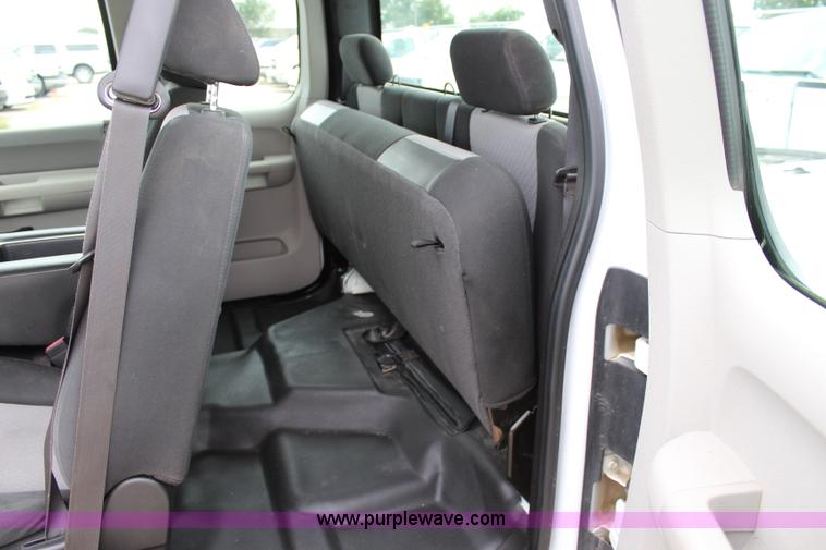 image for item J5777 2007 Chevrolet Silverado 1500 Ext. Cab pickup truck