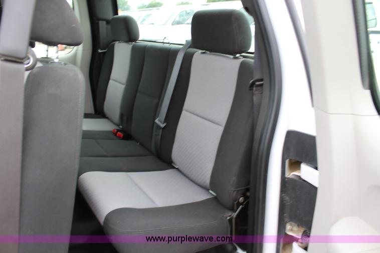 image for item J5777 2007 Chevrolet Silverado 1500 Ext. Cab pickup truck