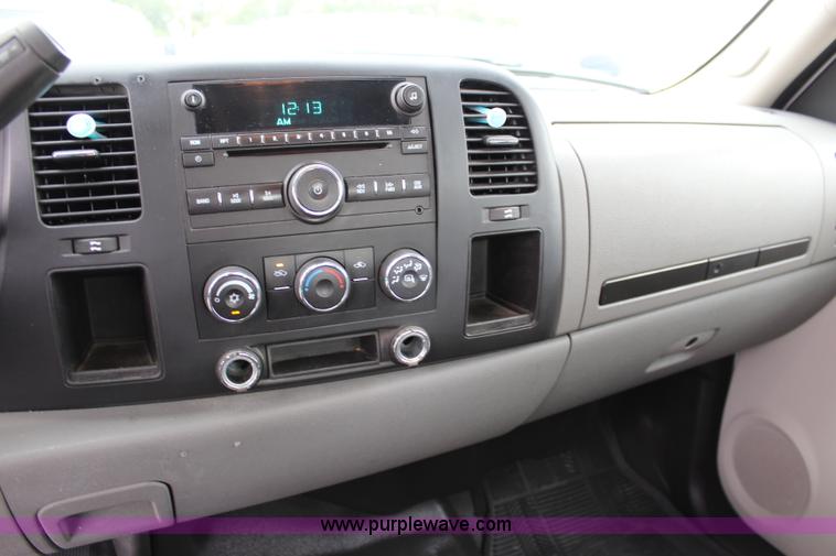 image for item J5777 2007 Chevrolet Silverado 1500 Ext. Cab pickup truck