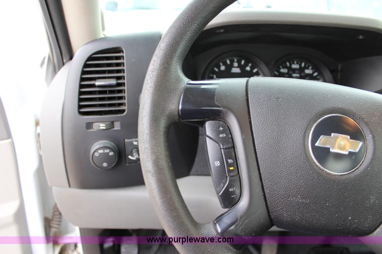 image for item J5777 2007 Chevrolet Silverado 1500 Ext. Cab pickup truck