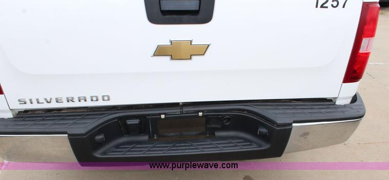 image for item J5777 2007 Chevrolet Silverado 1500 Ext. Cab pickup truck