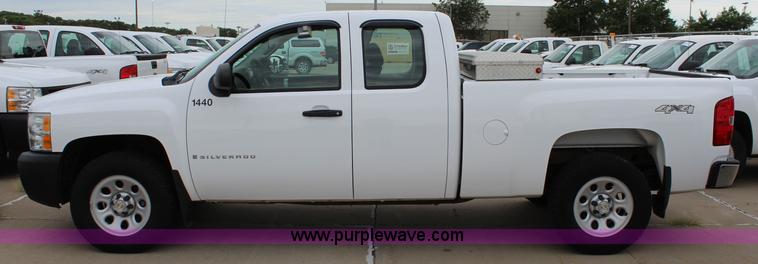 image for item J5778 2008 Chevrolet Silverado 1500 Ext. Cab pickup truck