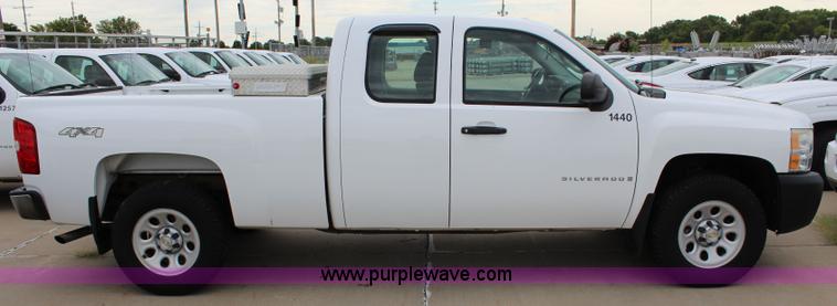 image for item J5778 2008 Chevrolet Silverado 1500 Ext. Cab pickup truck