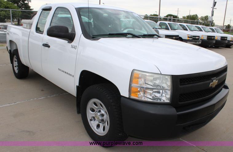 image for item J5778 2008 Chevrolet Silverado 1500 Ext. Cab pickup truck