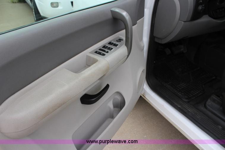 image for item J5778 2008 Chevrolet Silverado 1500 Ext. Cab pickup truck