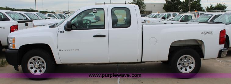 image for item J5779 2008 Chevrolet Silverado 1500 Ext. Cab pickup truck
