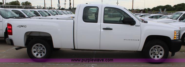 image for item J5779 2008 Chevrolet Silverado 1500 Ext. Cab pickup truck