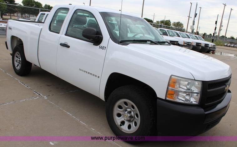 image for item J5779 2008 Chevrolet Silverado 1500 Ext. Cab pickup truck