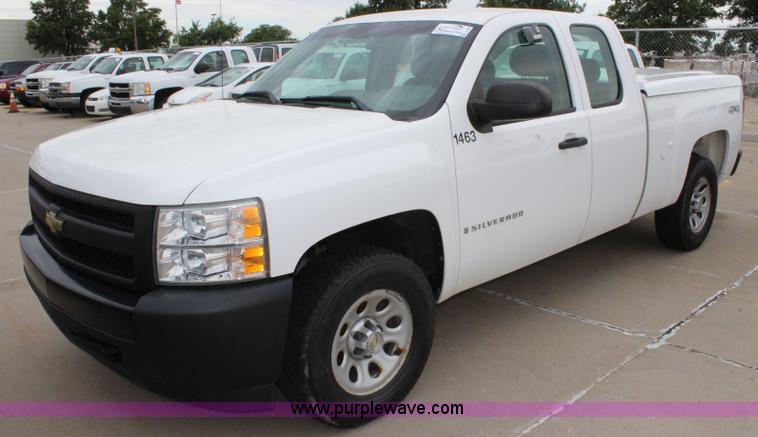 image for item J5780 2008 Chevrolet Silverado 1500 Ext. Cab pickup truck