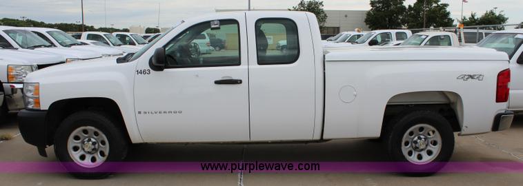 image for item J5780 2008 Chevrolet Silverado 1500 Ext. Cab pickup truck