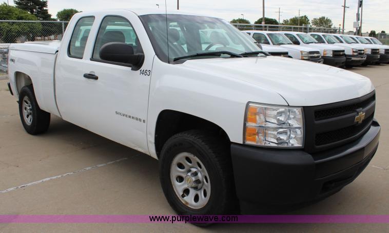image for item J5780 2008 Chevrolet Silverado 1500 Ext. Cab pickup truck