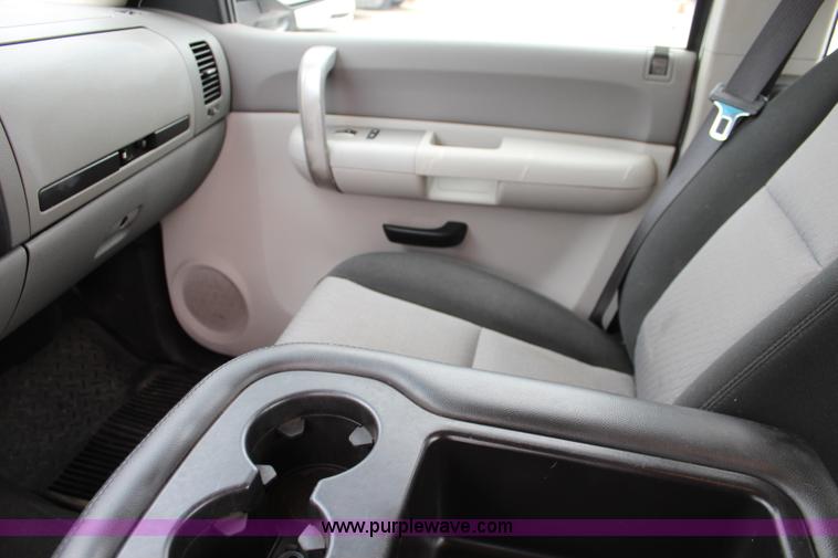 image for item J5780 2008 Chevrolet Silverado 1500 Ext. Cab pickup truck